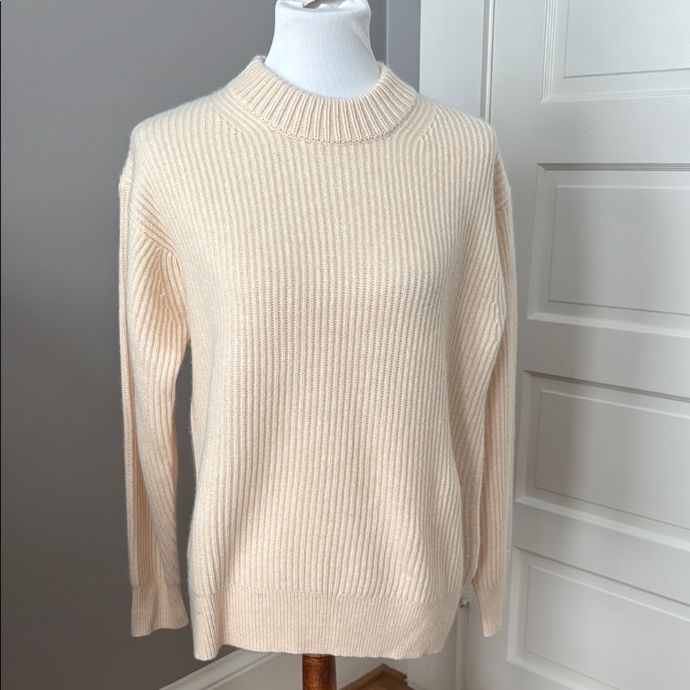 NWOT J. Crew Women’s Cashmere sweater XS cream color MINT condition never worn